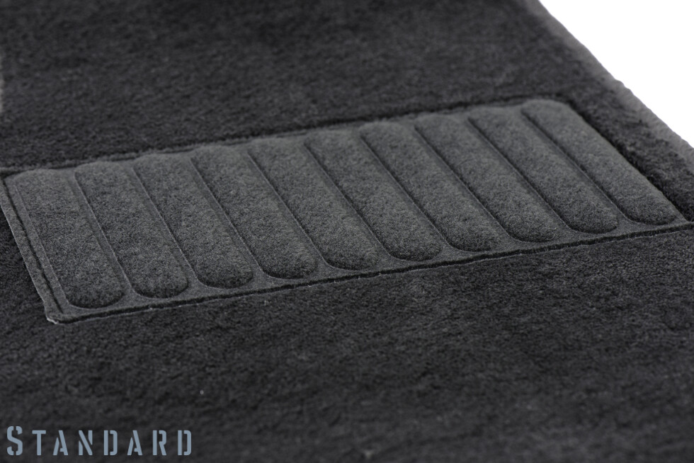 Коврики текстильные "Стандарт" для Audi SQ5 (suv / FY) 2016 - Н.В., черные, 4шт.