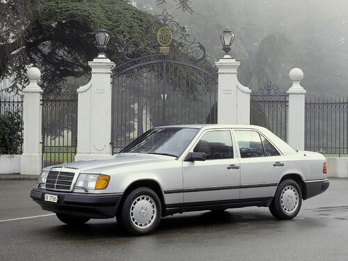 Коврики текстильные "Комфорт" для Mercedes-Benz E-Class (седан / W124) 1984 - 1995, черные, 4шт.